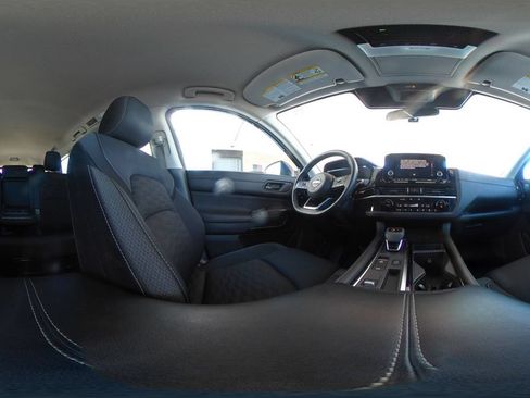 Used 2025 Nissan Pathfinder SV FWD image 45