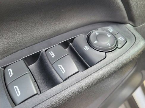 Used 2020 Chevrolet Equinox LT image 25