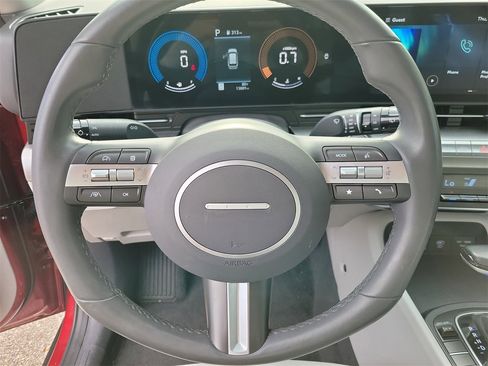 Used 2025 Hyundai Kona SEL image 17