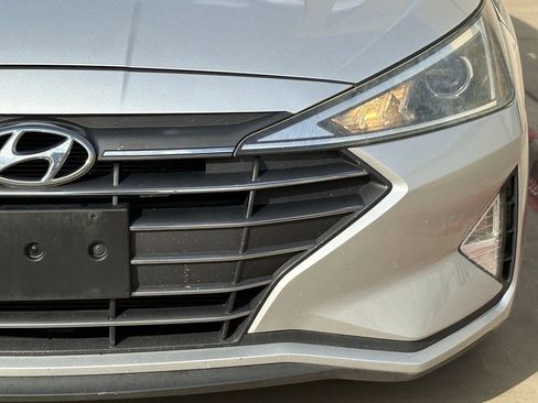 Used 2019 Hyundai Elantra SE image 8