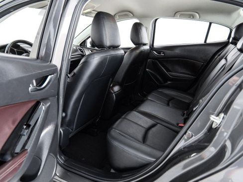 Used 2018 MAZDA MAZDA3 Touring FWD image 38