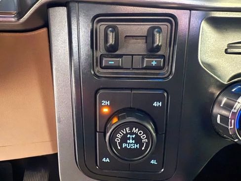 Used 2022 Ford F150 Lariat w/ Equipment Group 502A High image 32