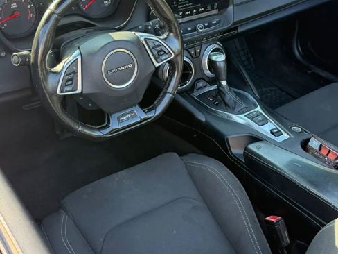 Used 2017 Chevrolet Camaro SS RWD image 10