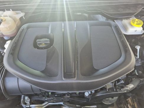 Used 2025 RAM 1500 Laramie AWD/4WD image 24