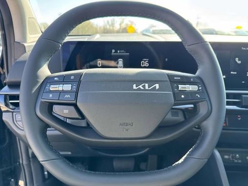 New 2026 Kia Sportage LX w/ LX Convenience Package FWD image 25