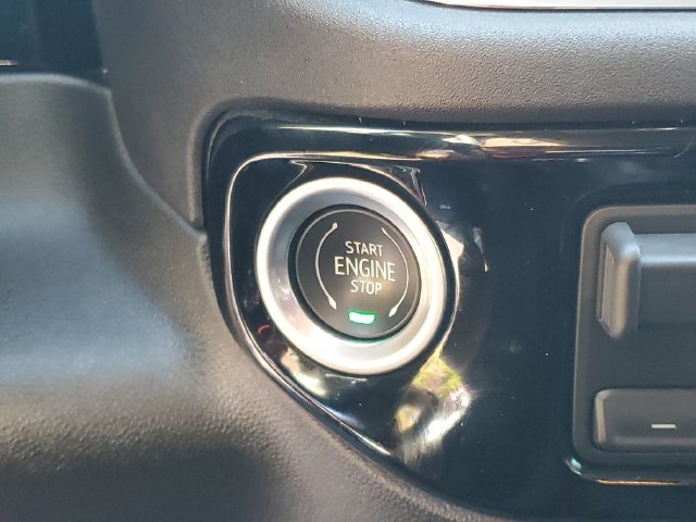 Used 2024 Chevrolet Silverado 1500 LT RWD image 32