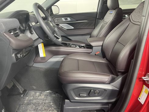 New 2026 Ford Explorer Platinum w/ LUX Leather Package AWD/4WD image 11
