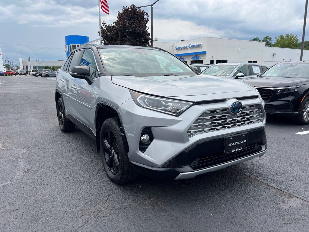 Used 2020 Toyota RAV4 XSE w/ All Weather Liner Package AWD/4WD image 7