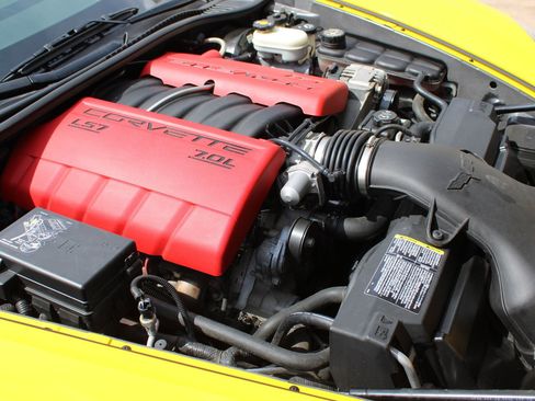 Used 2007 Chevrolet Corvette Z06 w/ Preferred Equipment Group RWD image 17