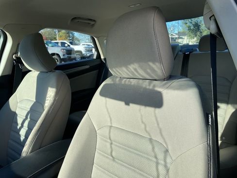 Used 2018 Ford Fusion S image 7