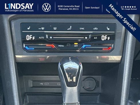 Used 2022 Volkswagen Tiguan SE w/ Panoramic Sunroof Package image 15