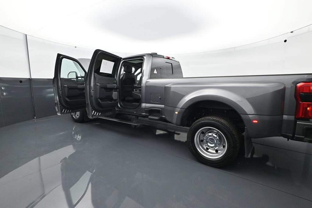 Used 2023 Ford F450 Lariat w/ Lariat Ultimate Package AWD/4WD image 43