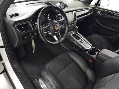 Used 2018 Porsche Macan image 18
