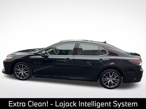 Used 2021 Toyota Camry XLE FWD image 6