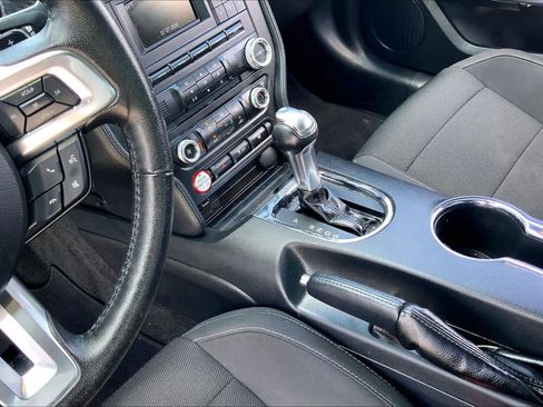 Used 2017 Ford Mustang Coupe RWD image 16