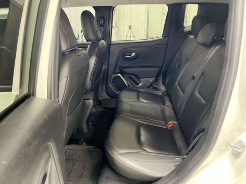 Used 2018 Jeep Renegade Limited w/ Advanced Technology Group FWD image 22
