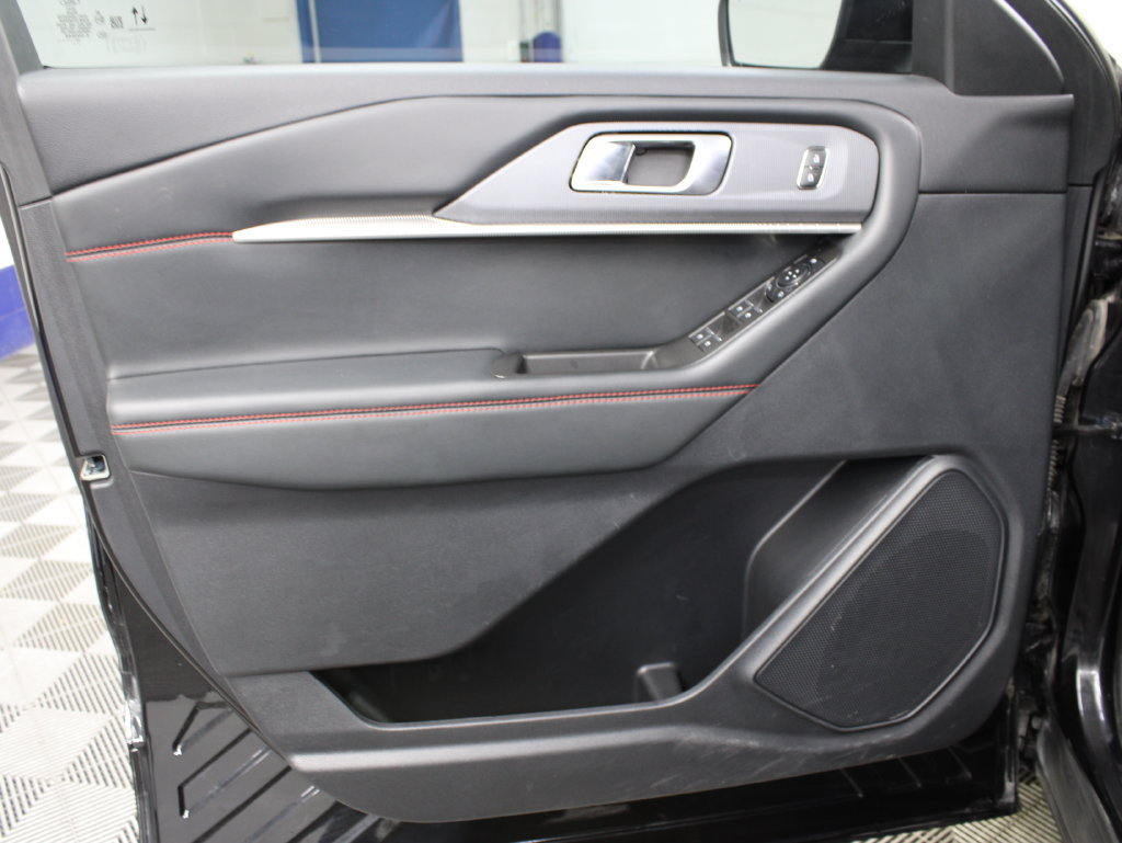 Used 2025 Ford Explorer ST-Line w/ ST-Line Street Pack AWD/4WD image 69