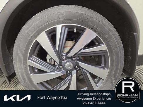 Used 2015 Nissan Murano Platinum w/ Platinum Technology Package AWD/4WD image 12