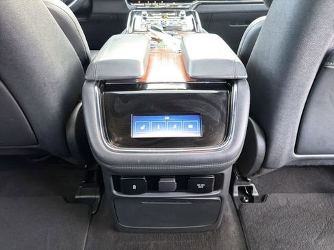 Used 2024 Lincoln Navigator Reserve AWD/4WD image 20