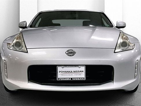 Used 2013 Nissan 370Z Coupe image 2