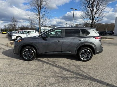 Certified 2024 Nissan Rogue SV image 8