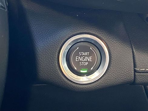 Used 2023 Buick Envision Essence image 23