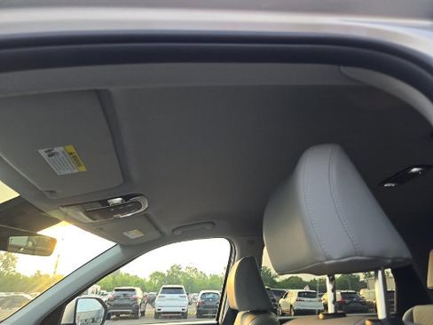Used 2025 Hyundai Palisade SEL FWD image 15