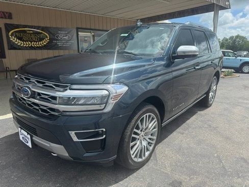 Used 2023 Ford Expedition Platinum AWD/4WD image 2