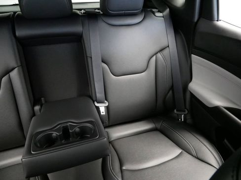 New 2025 Jeep Compass Limited image 17