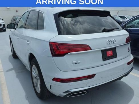 Used 2023 Audi Q5 2.0T Premium w/ Convenience Package image 4