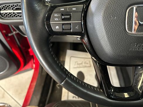 Used 2023 Honda HR-V EX-L image 11