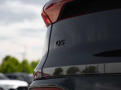 Certified 2025 Audi Q5 Premium w/ Convenience Package AWD/4WD image 28