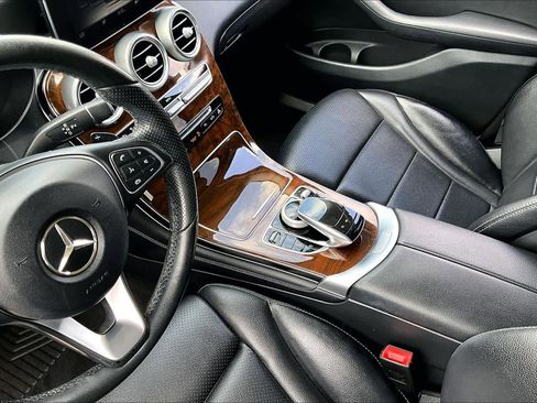 Used 2017 Mercedes-Benz GLC 300 image 17