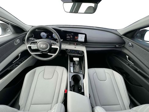 New 2025 Hyundai Elantra Limited image 13