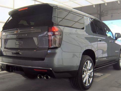 Used 2022 Chevrolet Suburban High Country RWD image 4