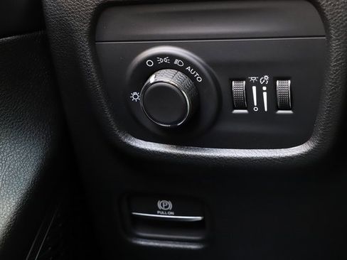 New 2025 Jeep Grand Cherokee L Altitude image 38