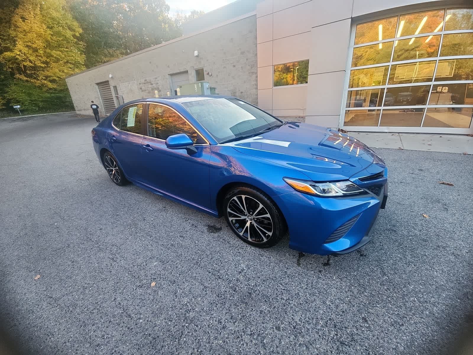 Used 2019 Toyota Camry SE FWD image 23