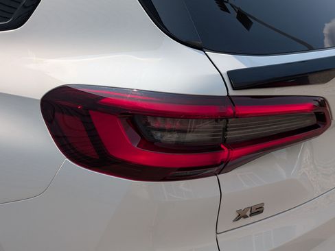 Used 2020 BMW X5 M50i w/ Executive Package AWD/4WD image 11