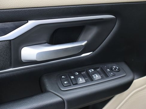 Used 2020 RAM 1500 Big Horn AWD/4WD image 39