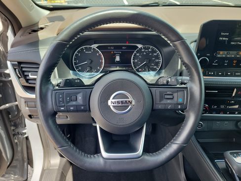Certified 2021 Nissan Rogue SL w/ Premium Package FWD image 17