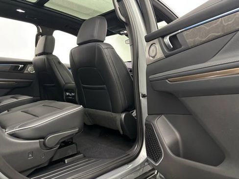 New 2026 Buick Enclave Avenir w/ Super Cruise Package AWD/4WD image 40