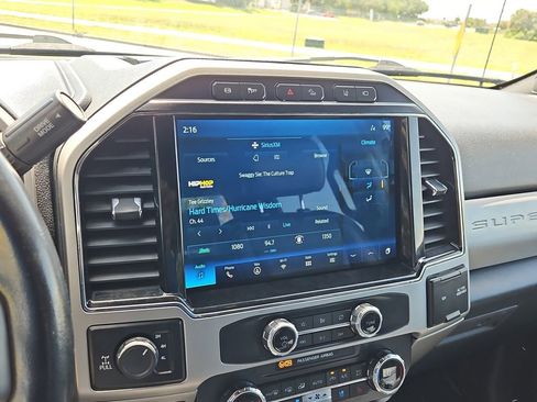 Used 2022 Ford F350 Lariat w/ Tremor Off-Road Package AWD/4WD image 23
