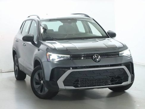 Used 2025 Volkswagen Taos S FWD image 2