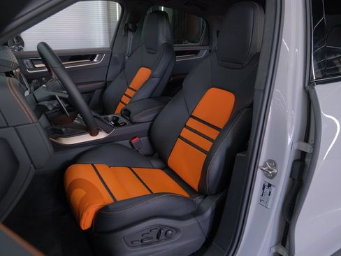 Used 2026 Porsche Cayenne Turbo GT AWD/4WD image 11