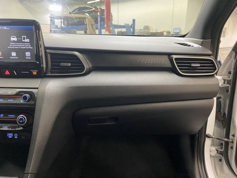 Used 2019 Hyundai Veloster Turbo image 41