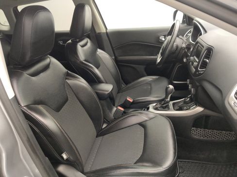 Used 2018 Jeep Compass Latitude w/ Cold Weather Group AWD/4WD image 21