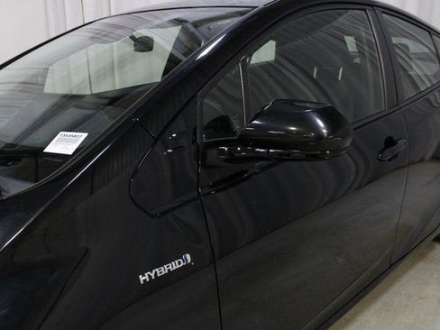 Used 2017 Toyota Prius Three image 35