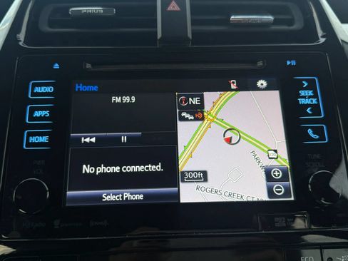 Used 2017 Toyota Prius Prime Advanced FWD image 18