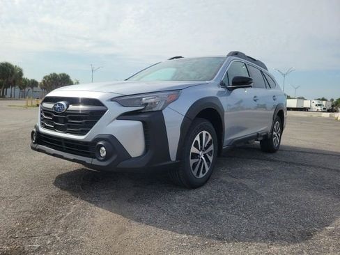 Used 2023 Subaru Outback Premium AWD/4WD image 2