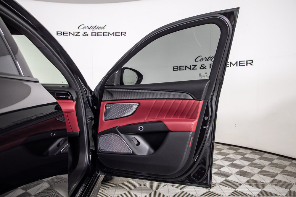 Used 2023 Maserati Grecale Trofeo AWD/4WD image 19